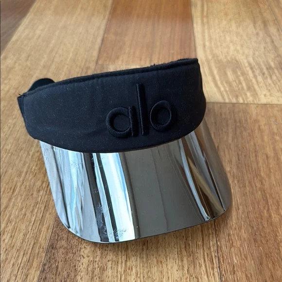 ALO Yoga | Accessories | Alo Yoga Black And Silver Visor  display picture 1